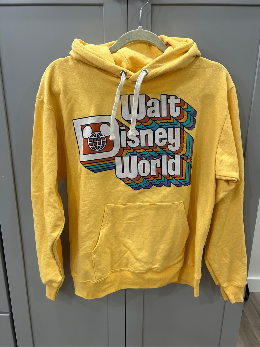 Disney World Retro Rainbow Logo Hoodie Sweatshirt Yellow Size Small